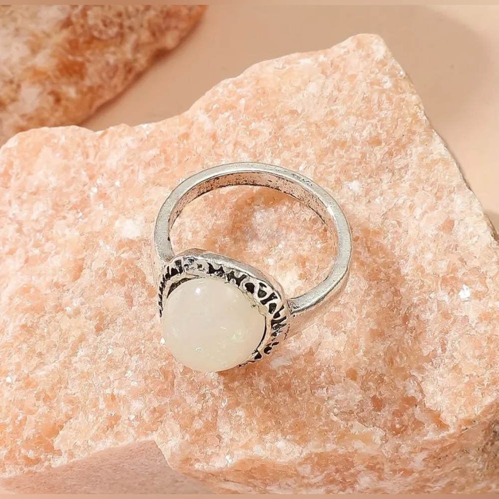 Vintage boho infinity style silver ring size 5.5 with synthetic gemstone New